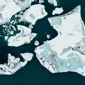 HOPPA MELLAN ISFLAKEN